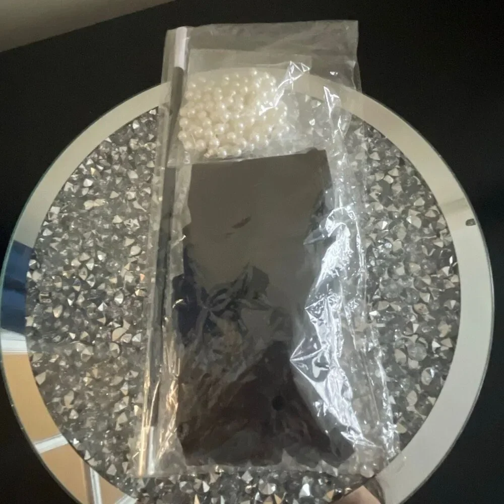 Brand new 1920s-1930s flappers accessories gloves, head band, necklace, cigar - Picture 8 of 9